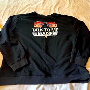 Women’s XL Talk to me Goose sweatshirt